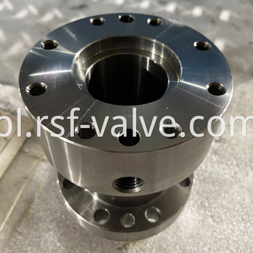 4 900lb Gland Plate Of Trunnion Mounted Ball Valve 2